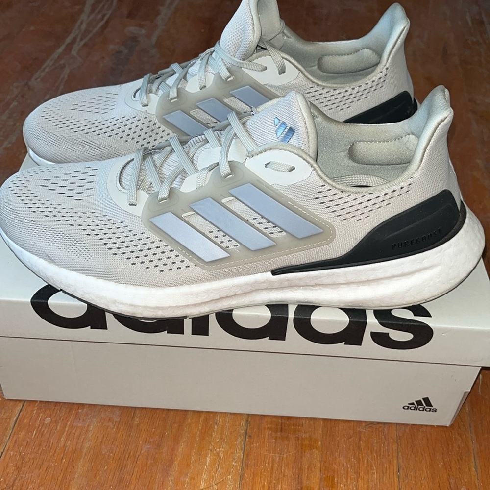 Adidas Pureboost 11